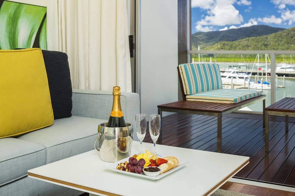 Horizon Club Marina View Room King thumbnail 5