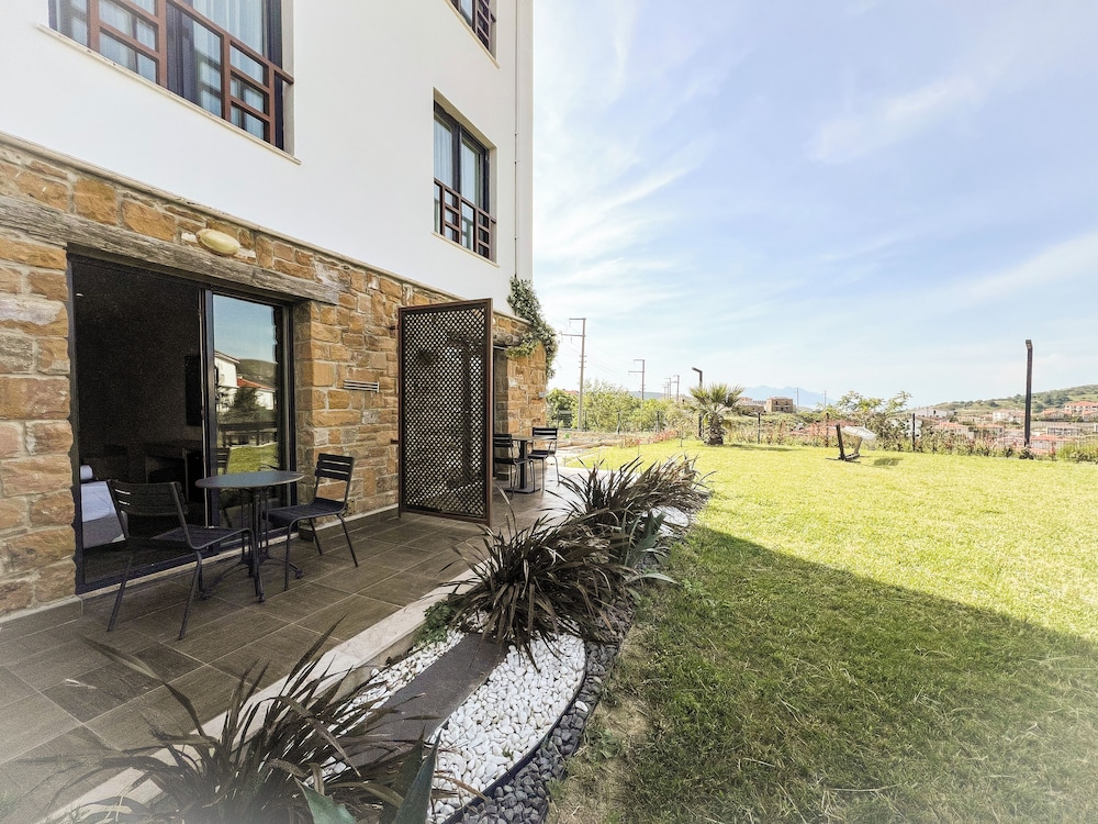 Standard Triple Room, Garden View photo 3