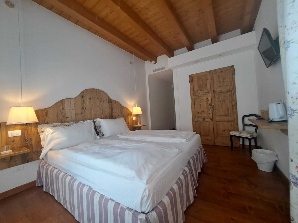 Superior Double or Twin Room, Garden View - Photo 11