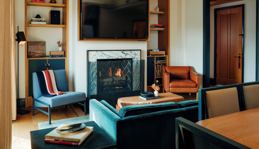 Suite (Argonite Penthouse)