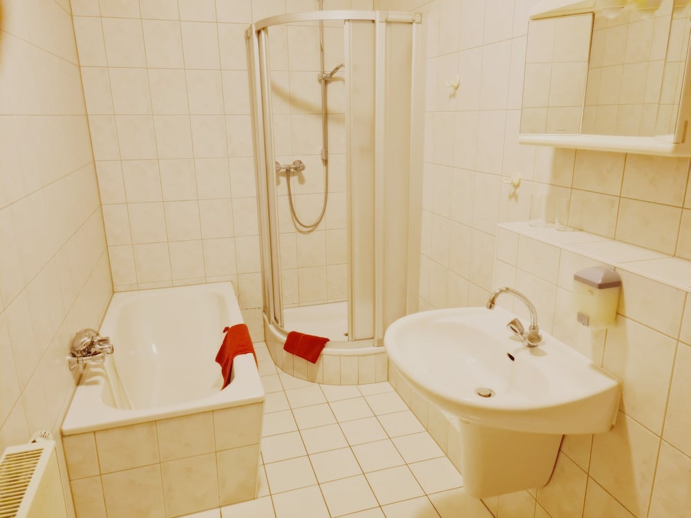 Twin Room, 2 Twin Beds, Non Smoking photo 2