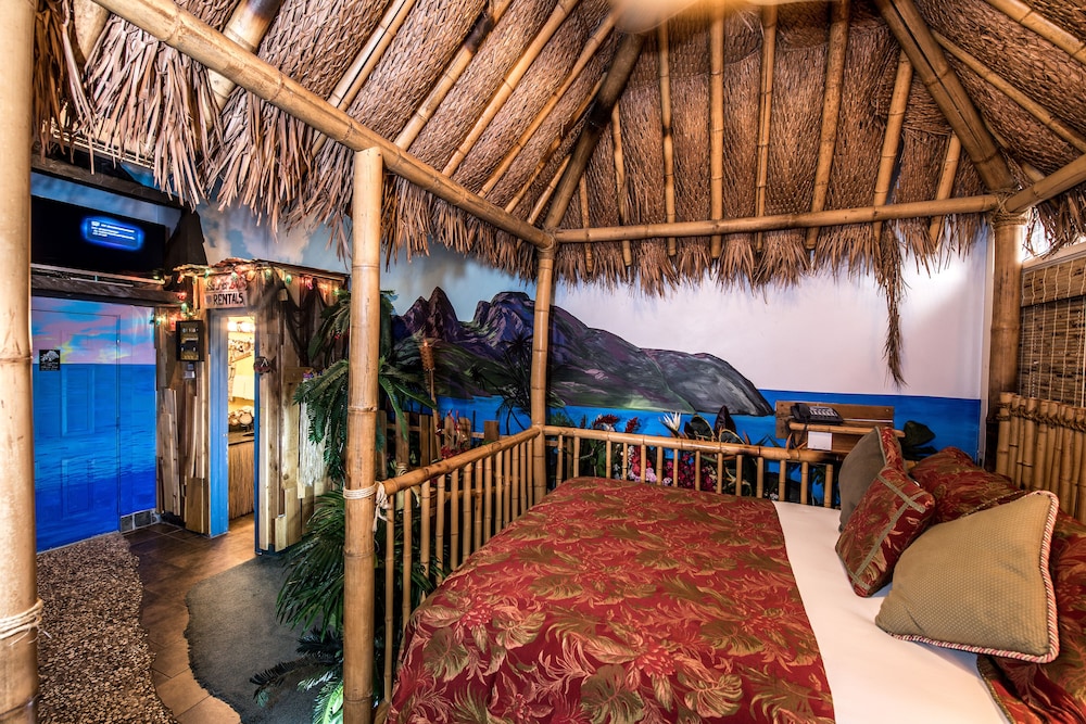 Room (Hawaiian Hideaway) - Photo 3