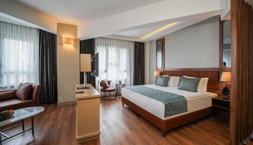Suite with Balcony photo 3