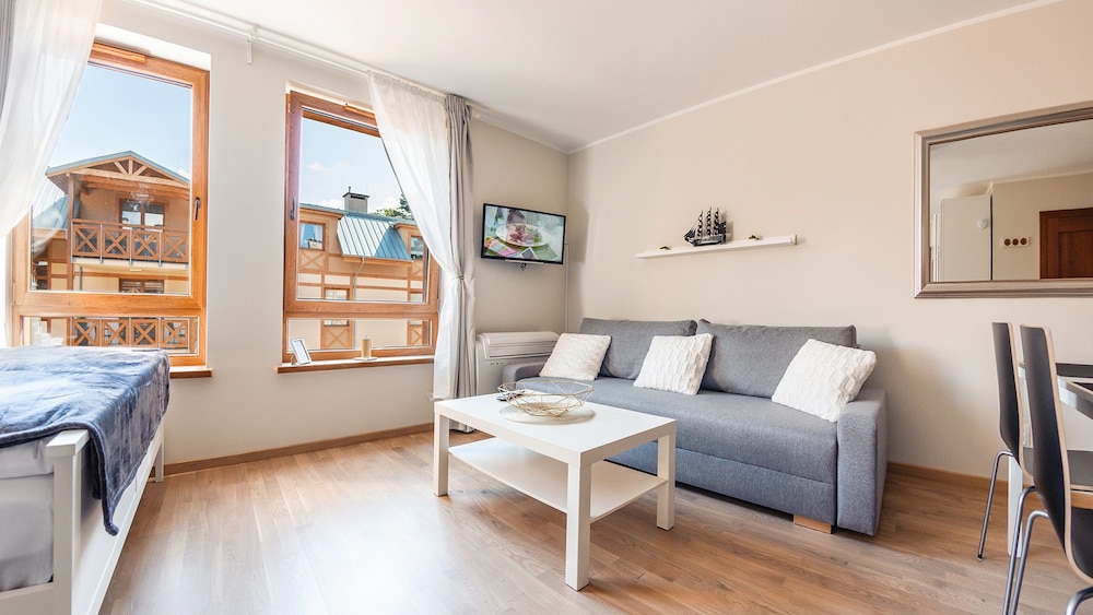 Studio Suite (24A, Orla Bialego 11)