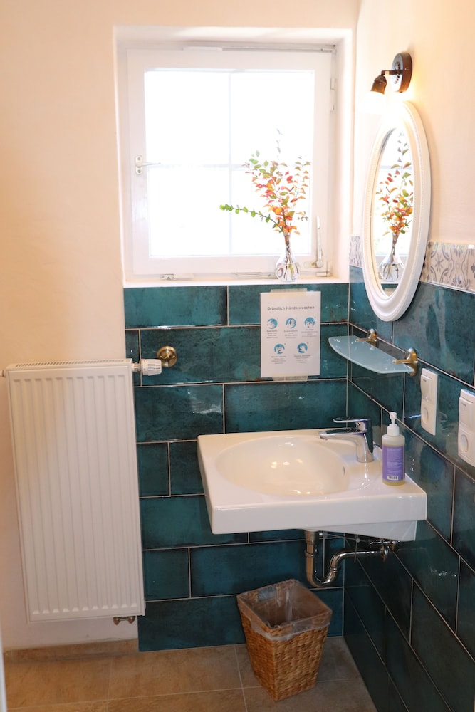 Basic Triple Room photo 2