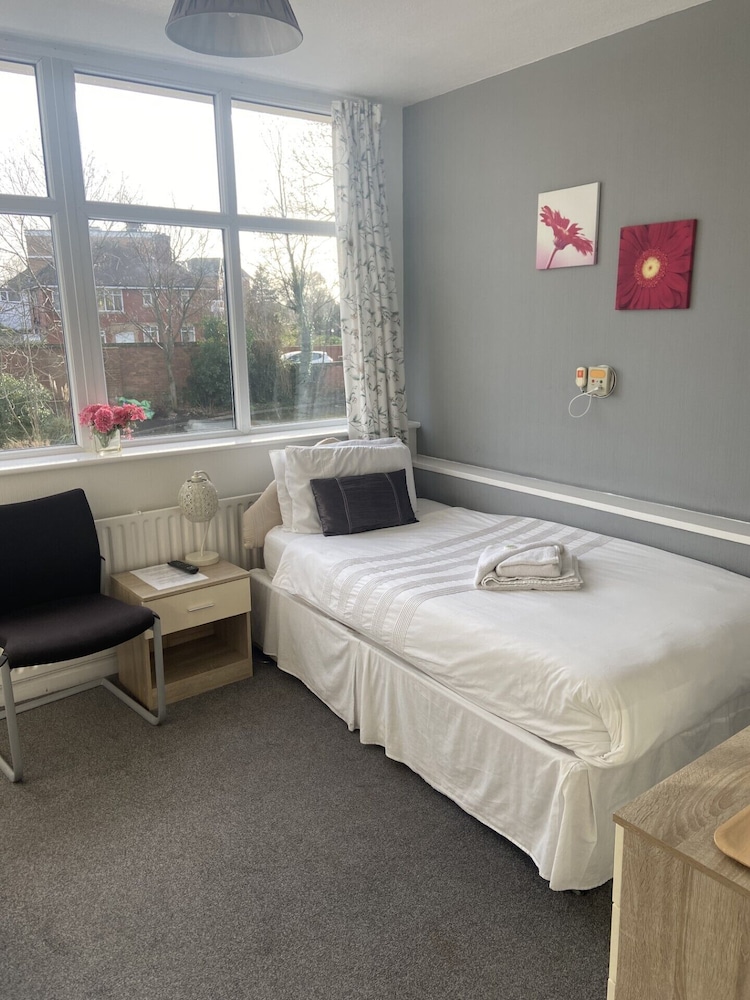Basic Single Room photo 1