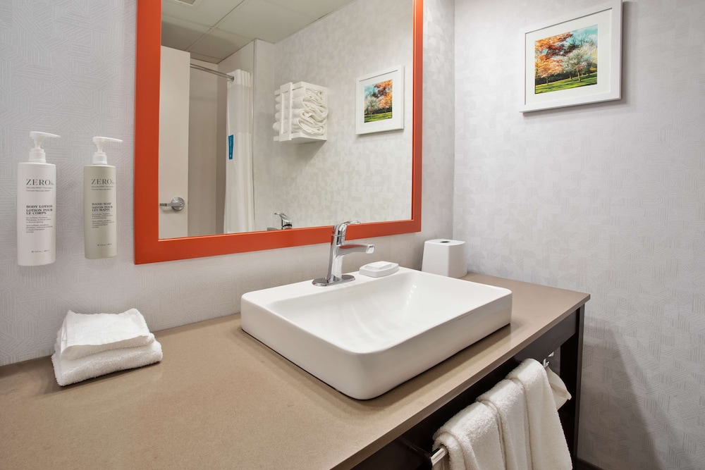Suite, 2 Queen Beds, Refrigerator & Microwave (Wet bar) - Photo 15