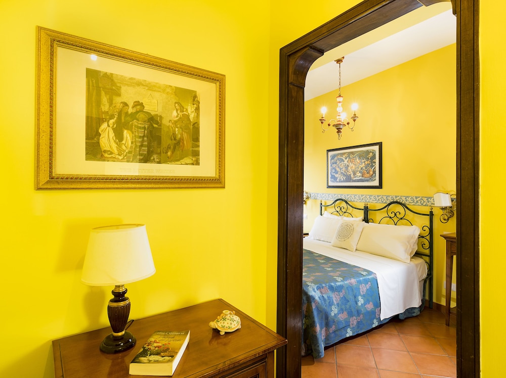 Double or Twin Room, 2 Bedrooms, Connecting Rooms, Partial Sea View - Photo 3