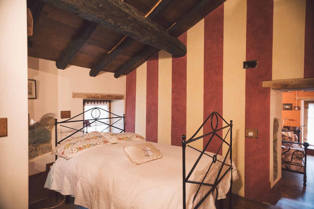 Romantic Suite, 1 Bedroom, Terrace, River View (Suite Del Mulino) photo 1