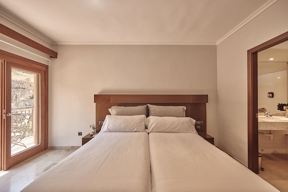 Superior Double Room (Spa access Not Included) - Photo 2