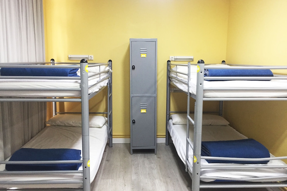 Shared Dormitory, Shared Bathroom (14 beds) photo 3