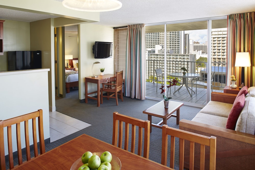 Suite, 1 Bedroom, Partial Ocean View (1 Queen Bed) - Photo 7