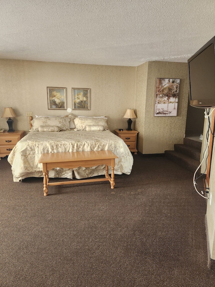 Suite, 1 King Bed, Non Smoking (Bridal) - Photo 2