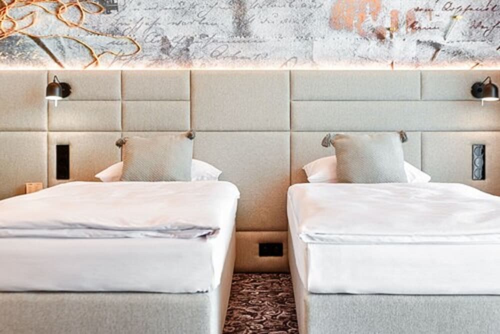 Standard Twin Room - Photo 5