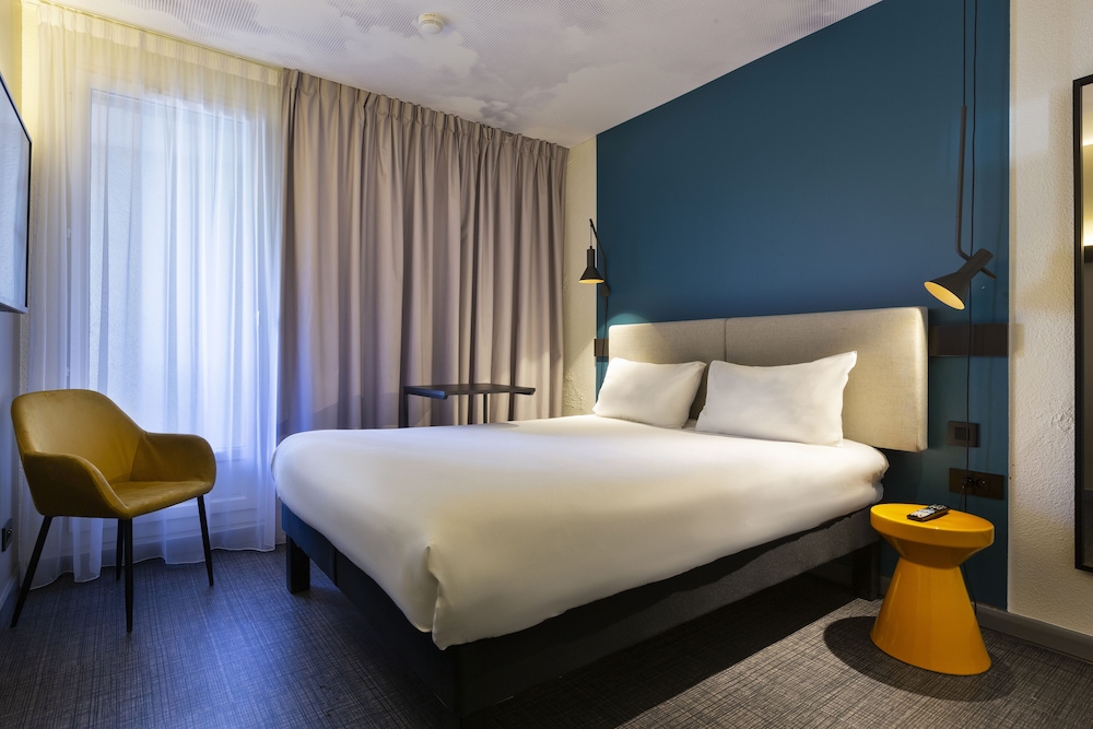 Standard Room, 1 Double Bed thumbnail 6