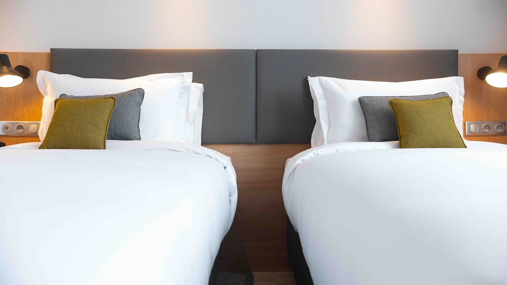 Standard Room, 2 Twin Beds - Photo 7