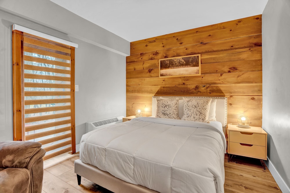 Barn Suite 1