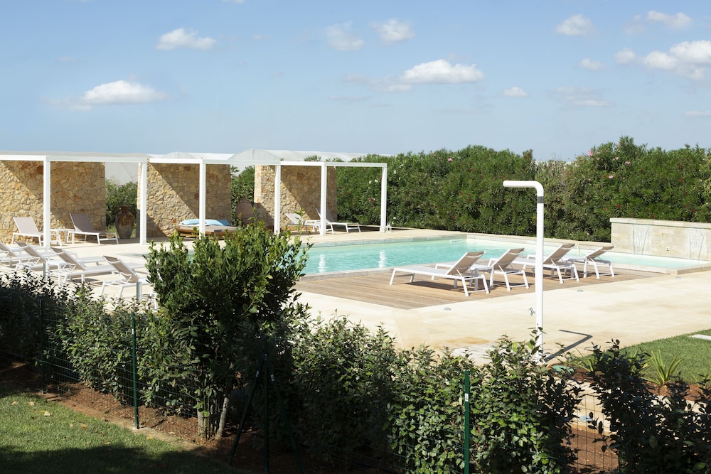 Standard Double or Twin Room, Terrace, Pool View photo 3