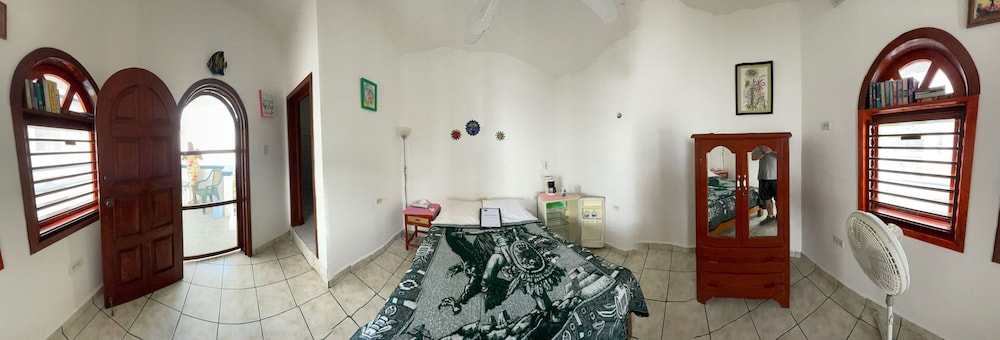 Comfort Room, Garden View