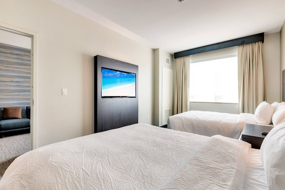 Suite, 1 Bedroom, City View - Photo 4