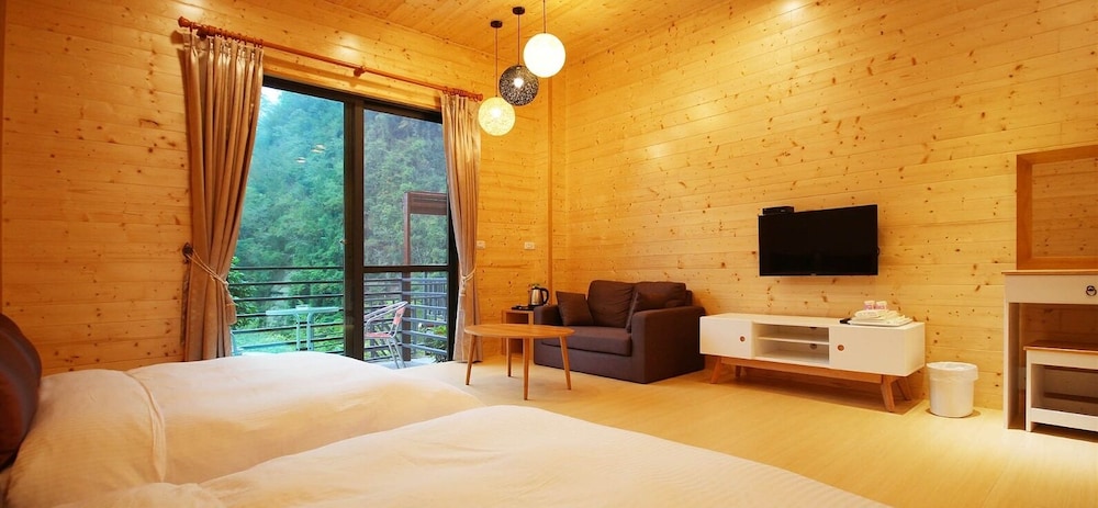 Signature Quadruple Room, Non Smoking