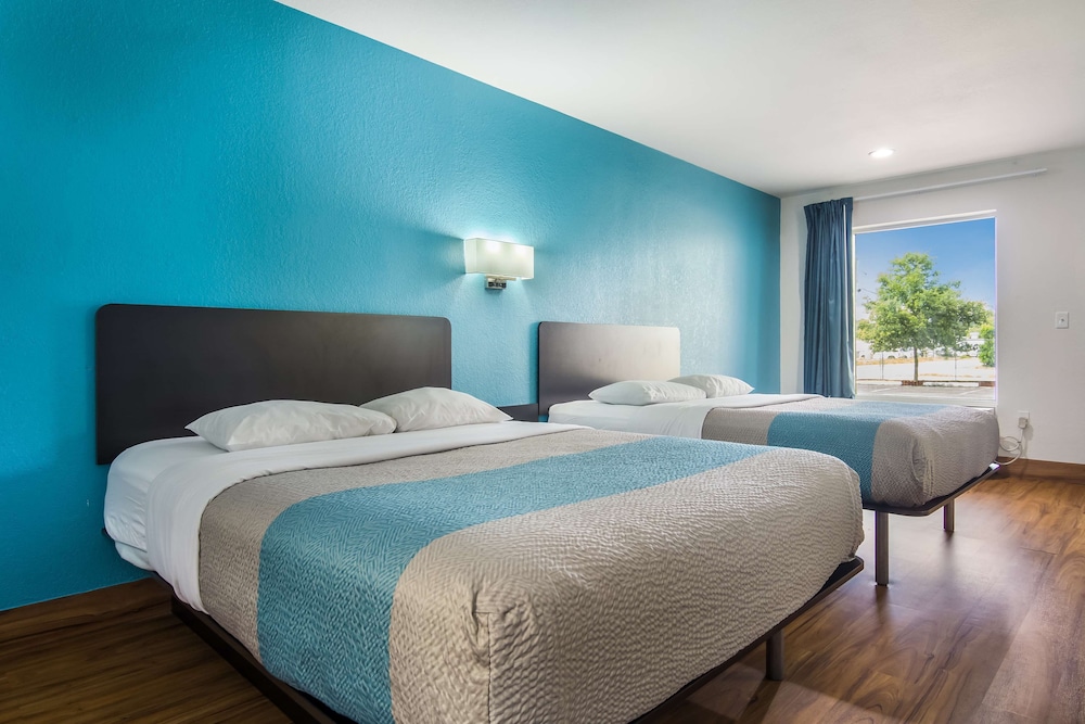 Deluxe Room, 2 Queen Beds, Smoking, Refrigerator & Microwave - Photo 1