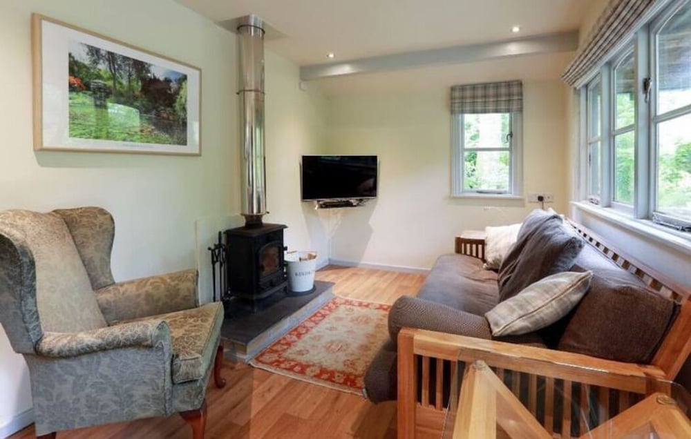 Deluxe Chalet, 1 Bedroom, Logburner, Garden View photo 3