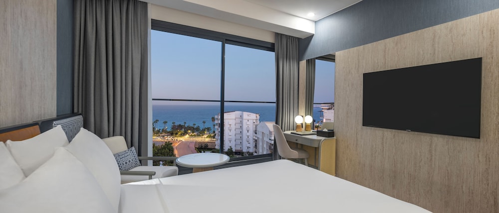 Classic Room, 1 King Bed, Sea View