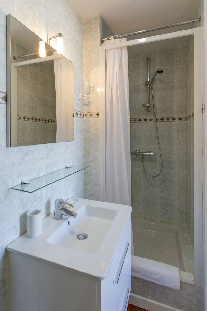 Double Room - Photo 8
