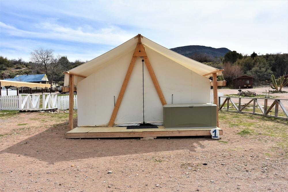 Tent (Glamping Medium) photo 3
