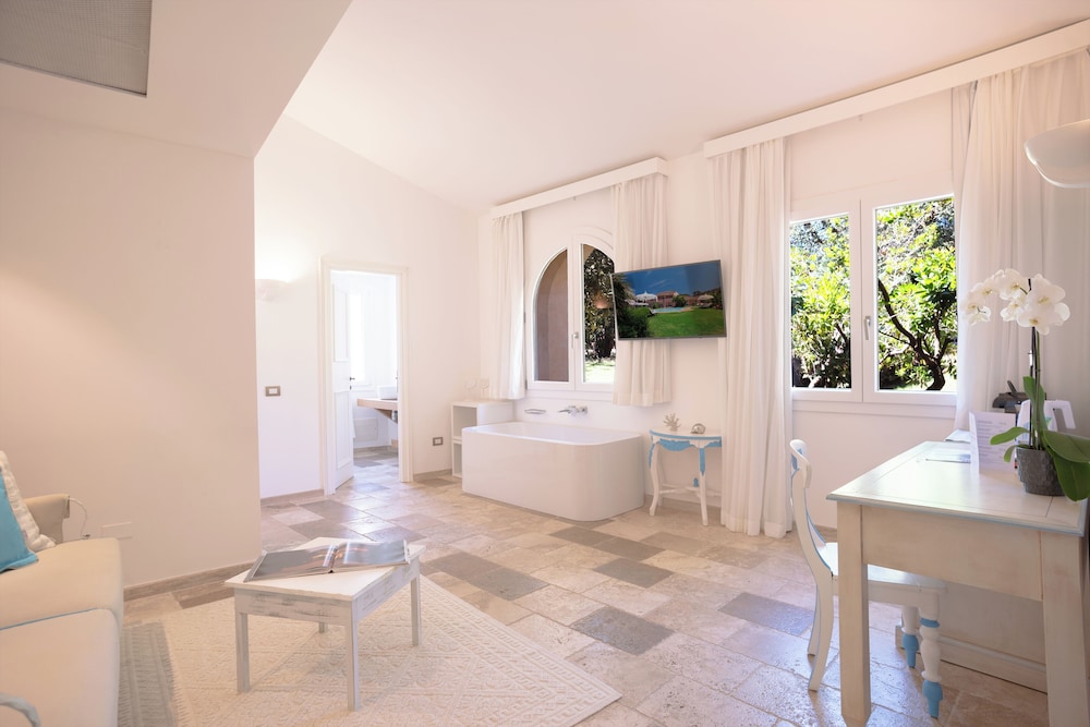 Suite - Photo 4