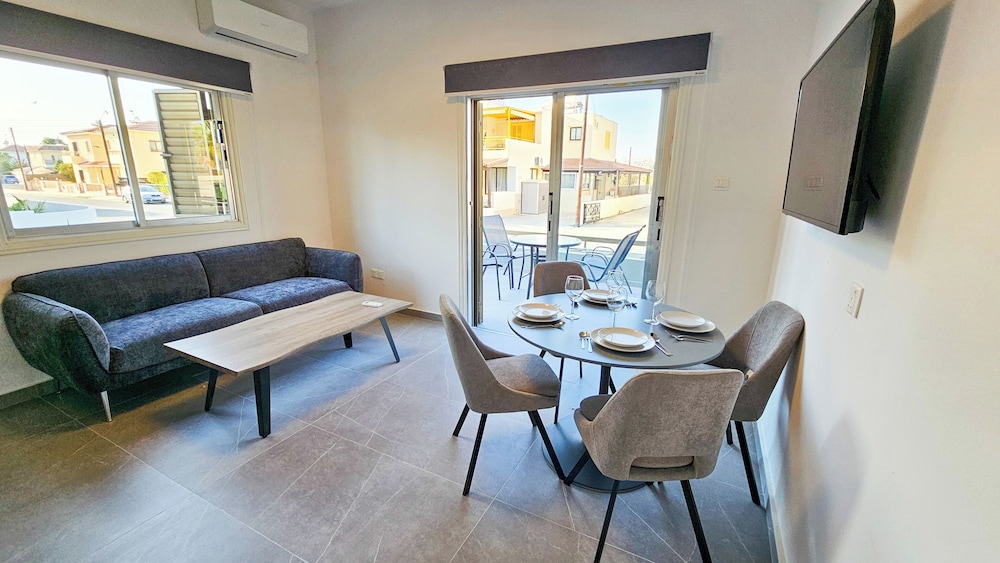 Comfort Apartment, Patio, City View photo 1