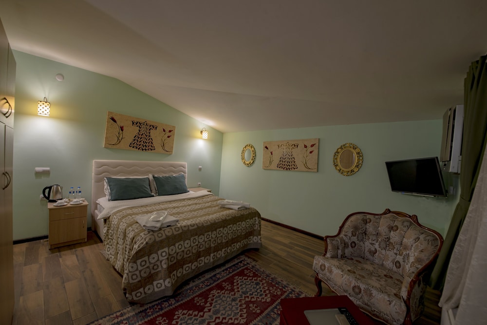 Deluxe Room - Photo 2