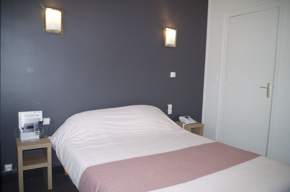 Family Room, Connecting Rooms