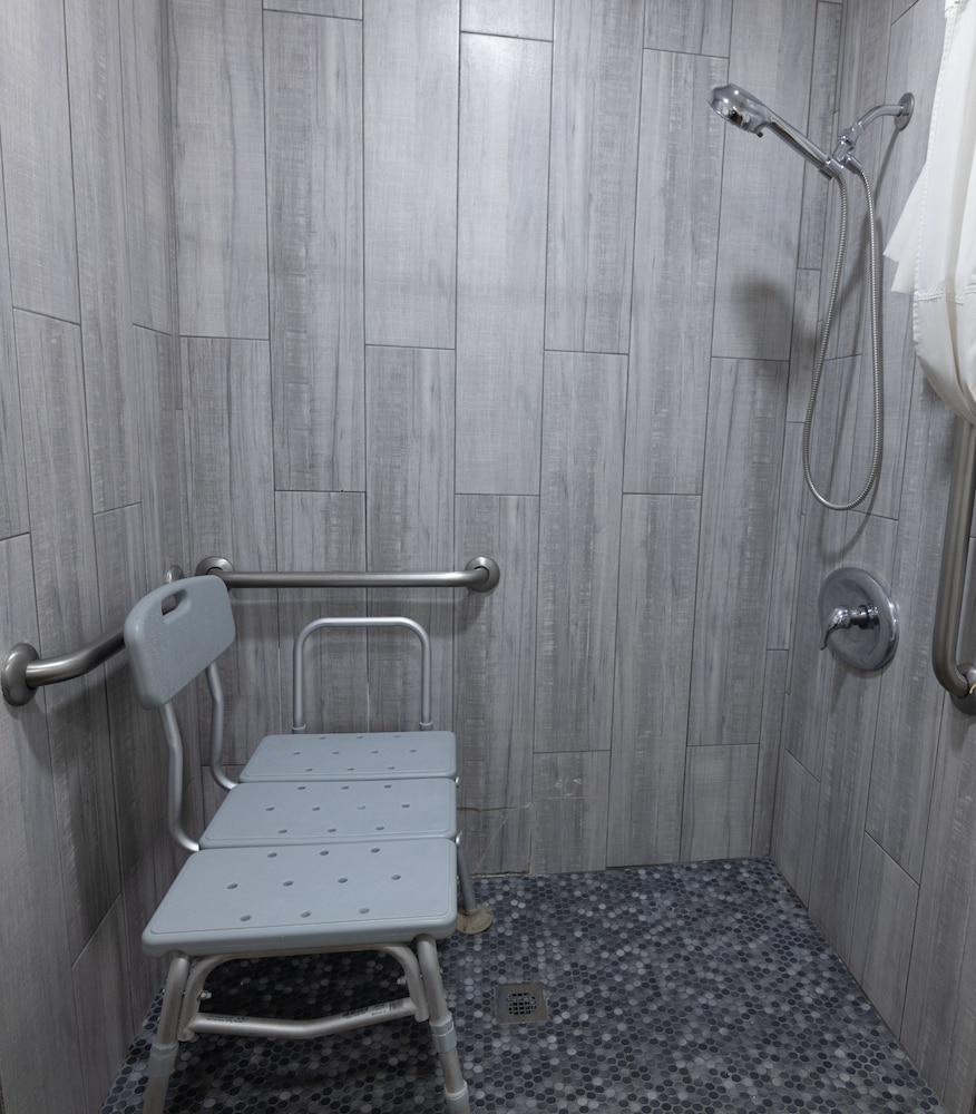 Deluxe Double Room, 2 Double Beds, Accessible photo 3