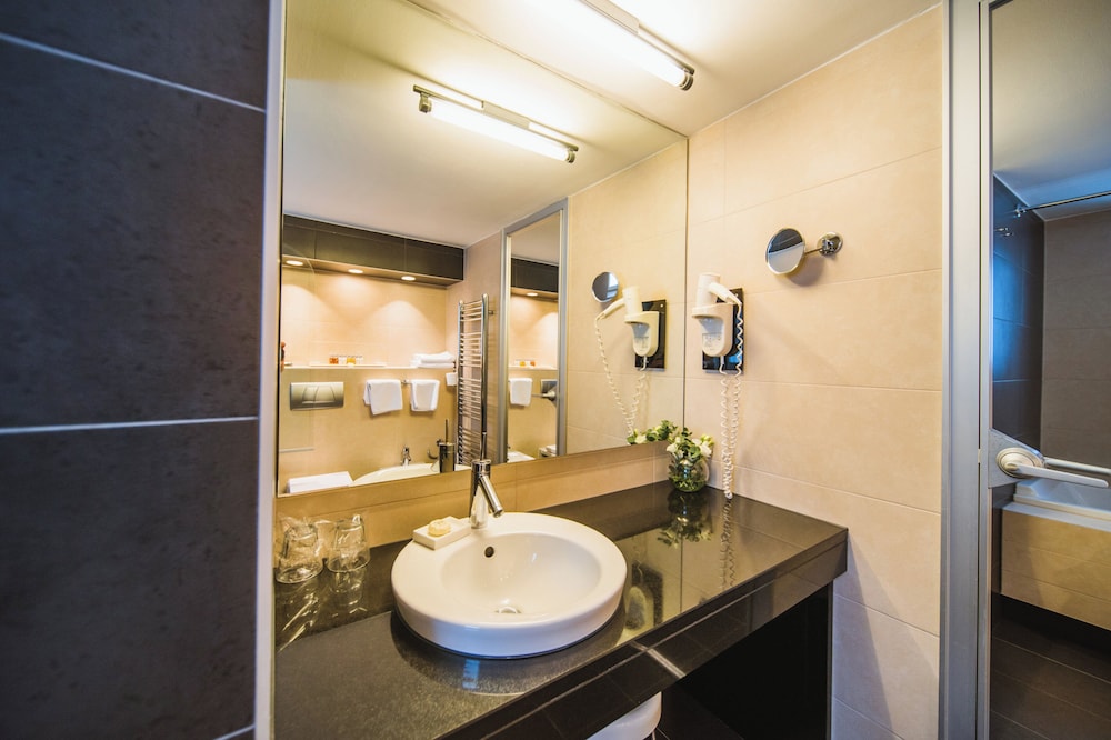 Luxury Suite photo 2