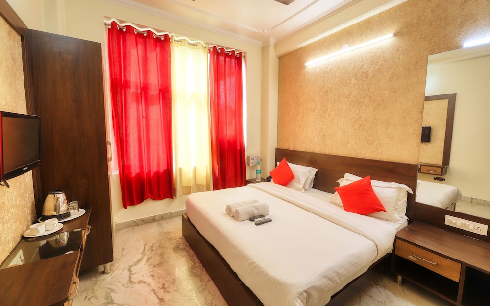 Deluxe Double Room A/C - Photo 1