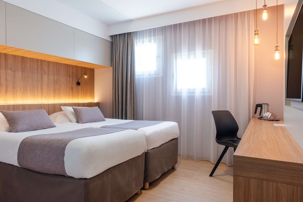 Superior Room, 1 Queen Bed - Photo 3