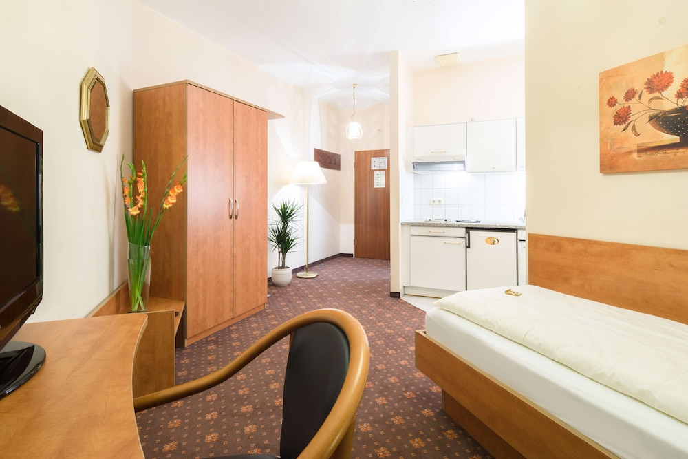 Standard Room, 1 Twin Bed, Kitchenette - Photo 3