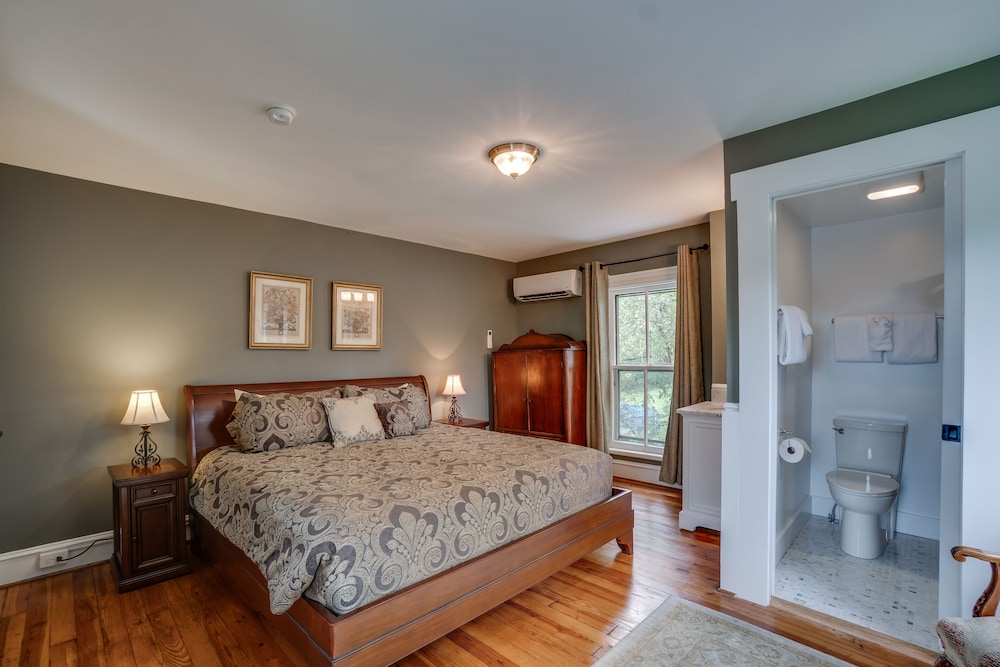 Luray Room