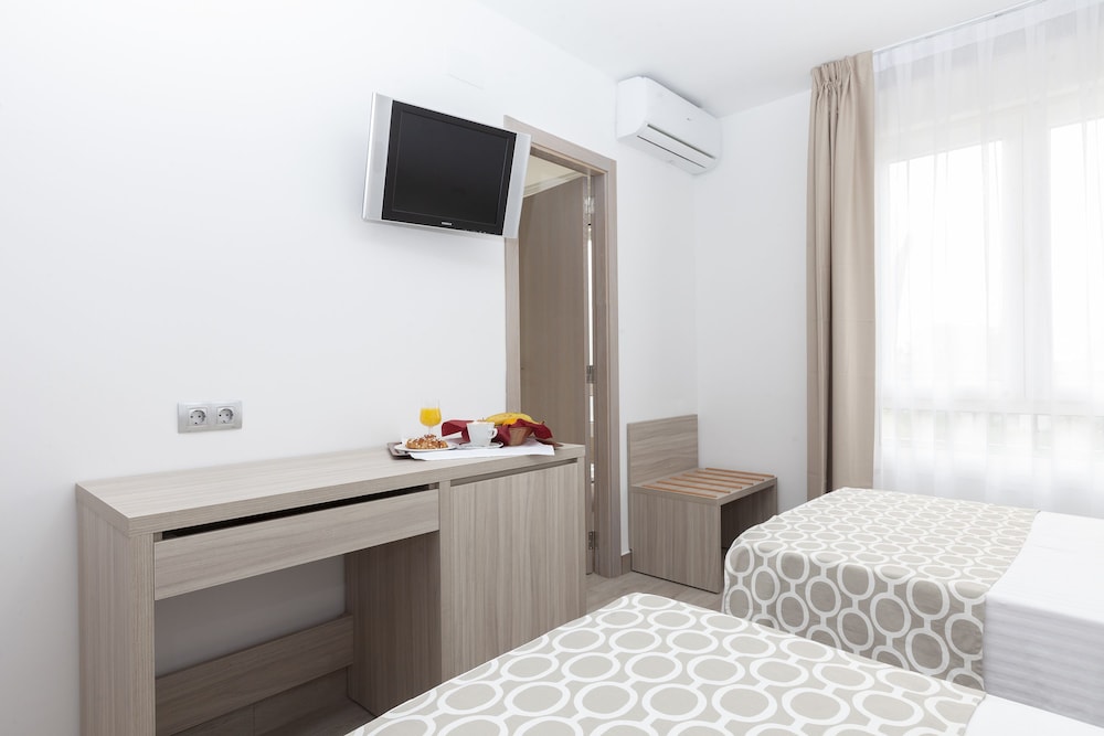 Family Triple Room - Photo 2