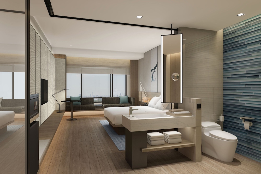 Standard Room, 1 King Bed, City View photo 3