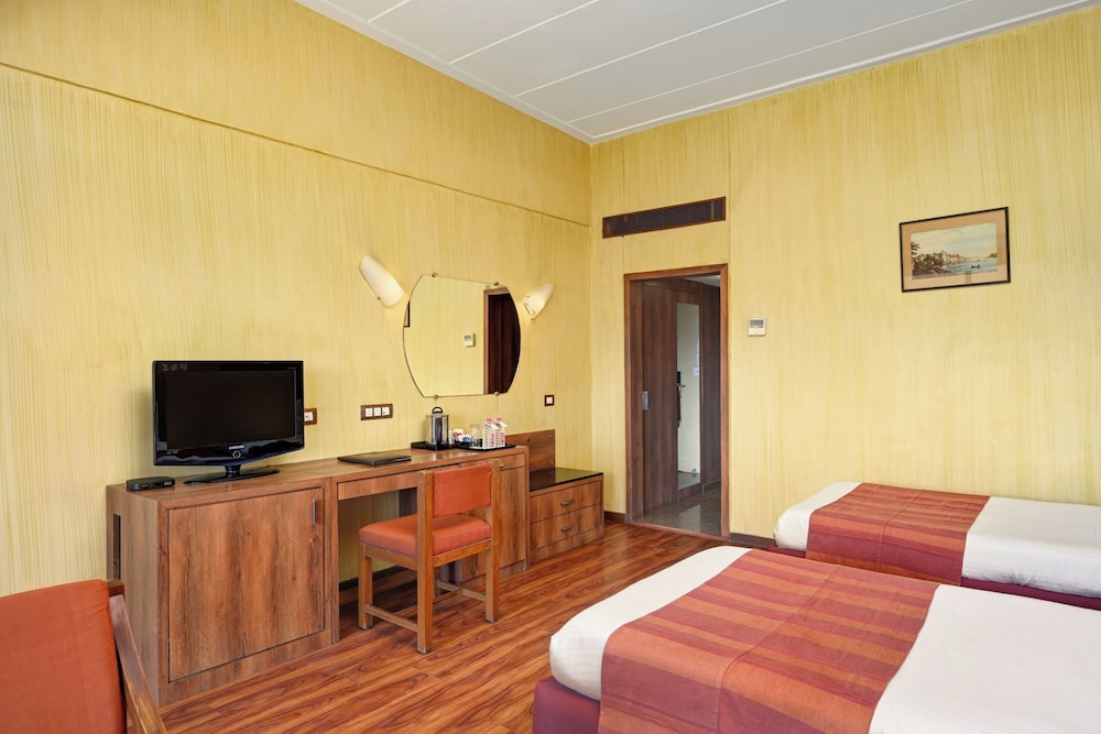 Deluxe room Twin or Large City view photo 3