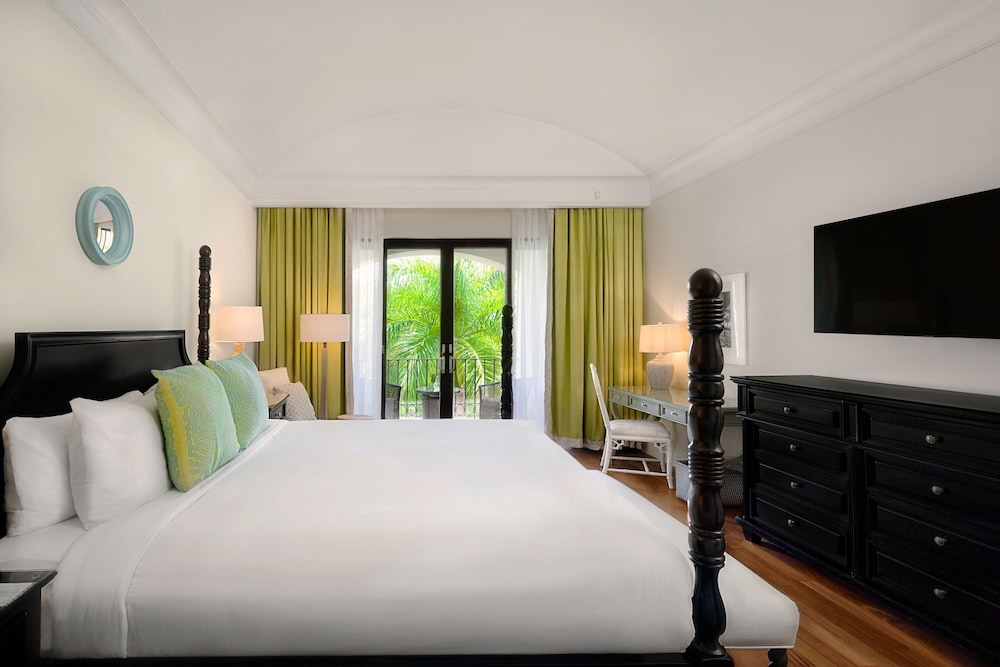 Deluxe Room, 1 King Bed, Resort View - Photo 7