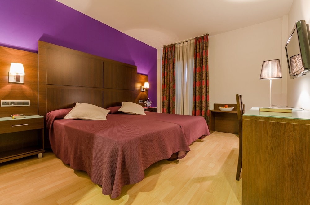 Standard Double Room - Photo 4
