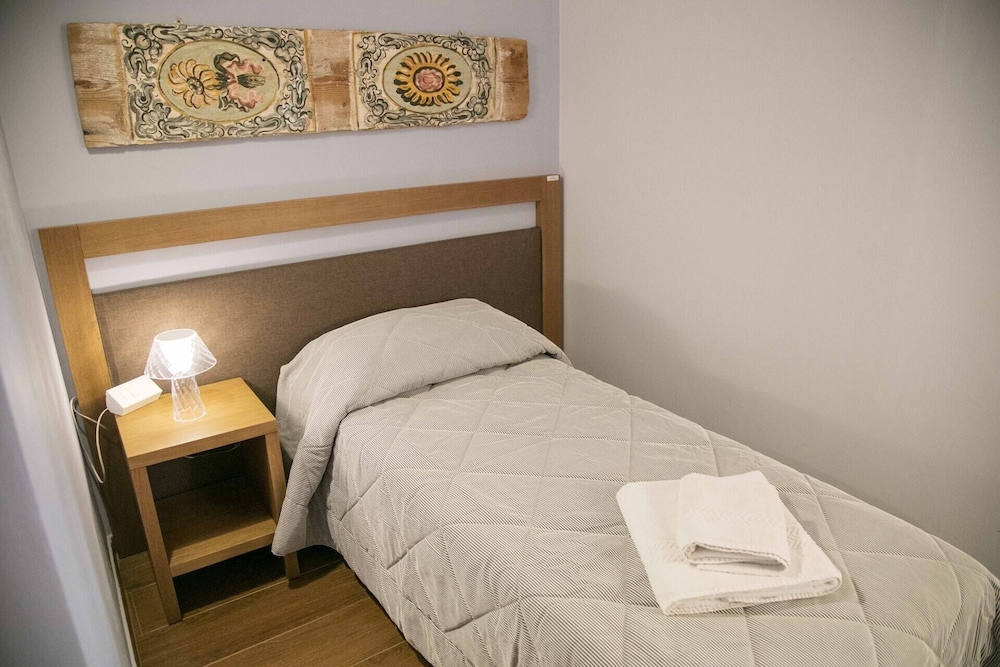 Standard Quadruple Room, Multiple Beds, Non Smoking, Courtyard View photo 2