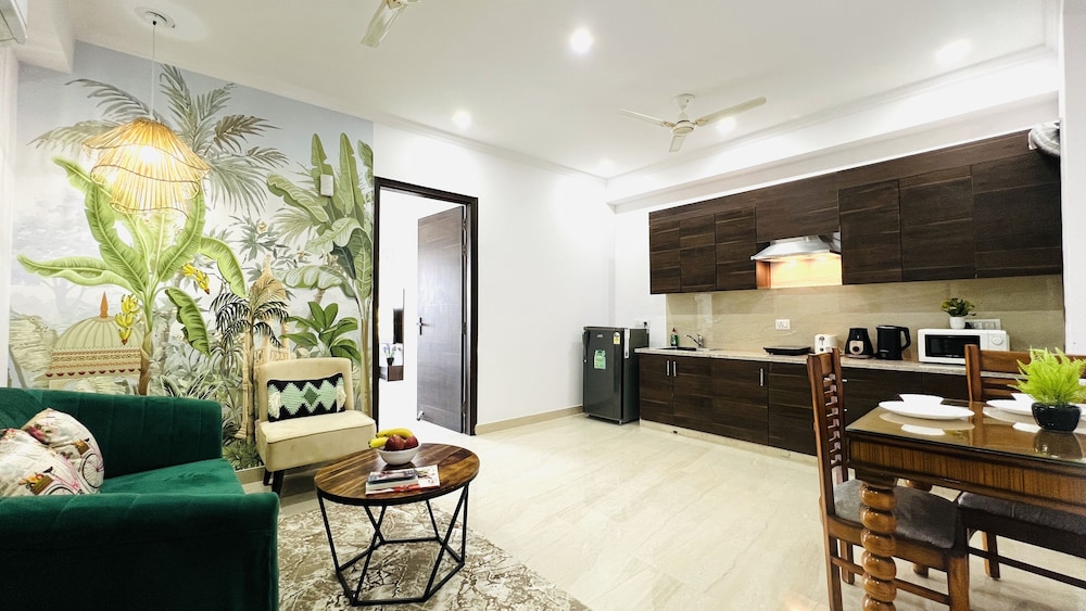 Superior One Bedroom Apartment - Photo 2