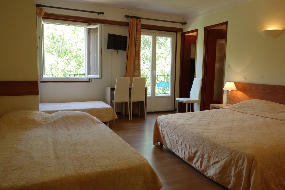 Family Room, Terrace photo 3