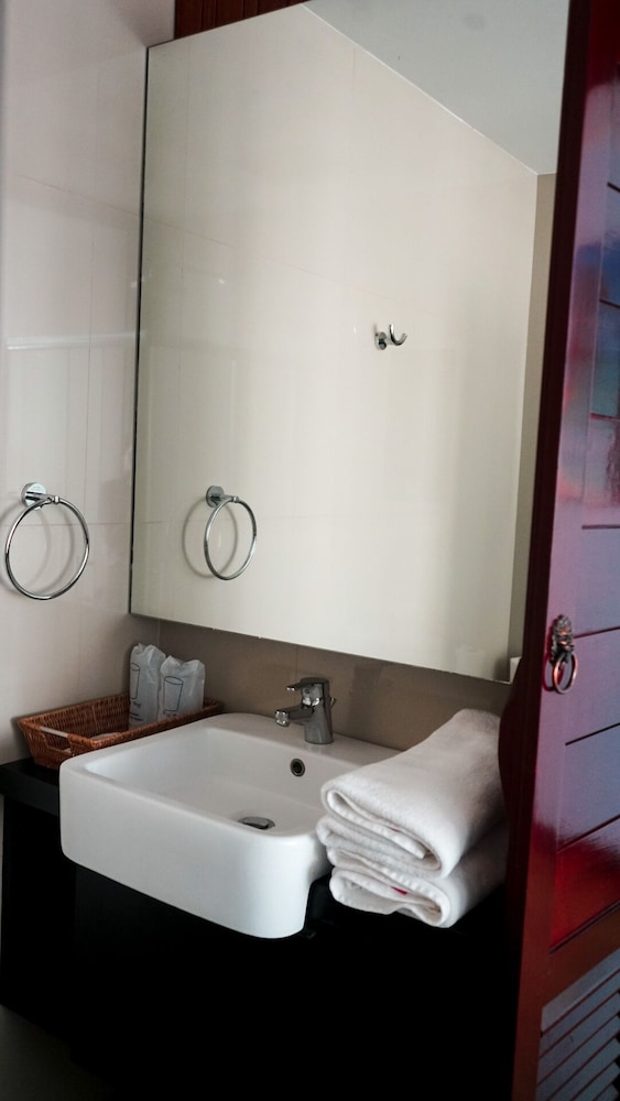 Deluxe Pool Side Room - Photo 4