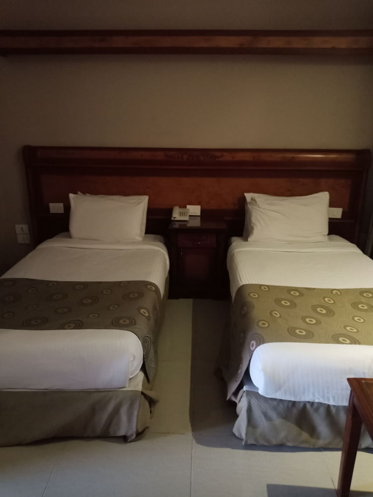 Suite, 2 Bedrooms - Photo 33